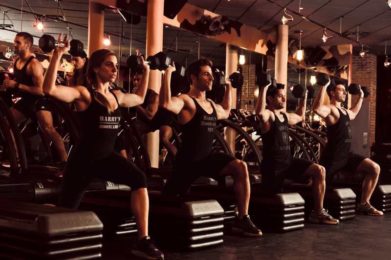Fitnessfreaks trainieren
